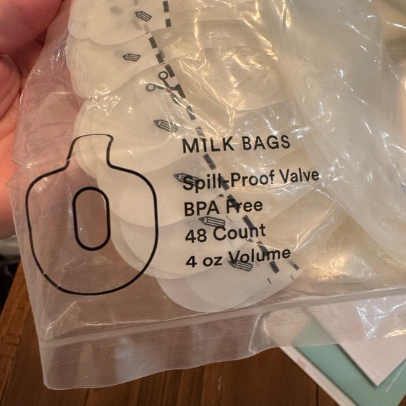 • Willow 3.0 • 3rd generation portable pump 24mm reusable containers and 52 bags - Picture 6 of 13